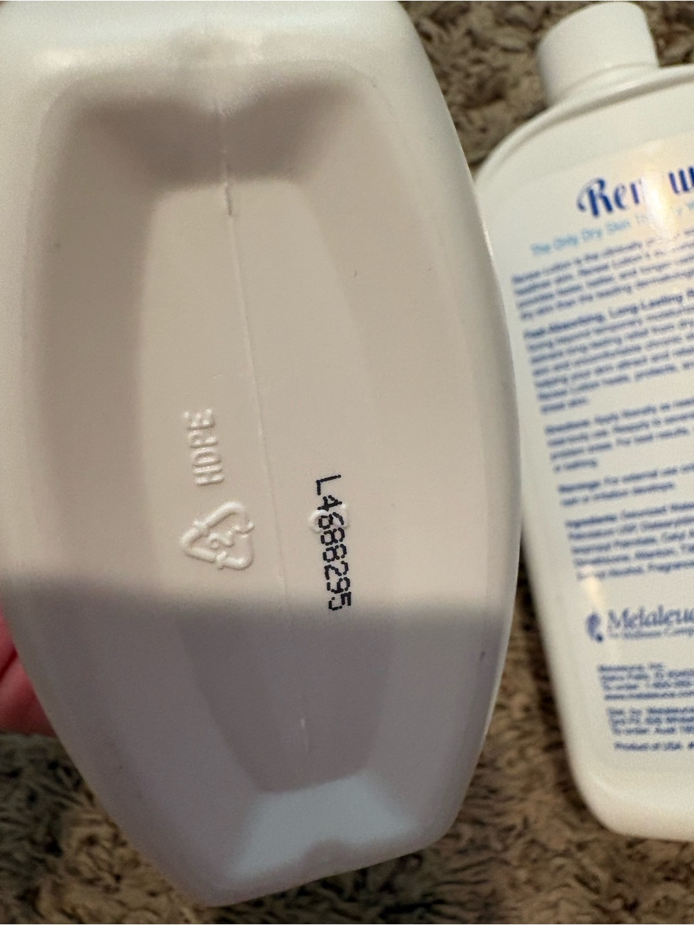 Renew Intensive Skin Therapy Moisturizing Lotion - White & Blue - Picture 4 of 5